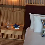 Hotel So/ *