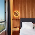 So/ Paris