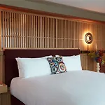So/ Hotel *