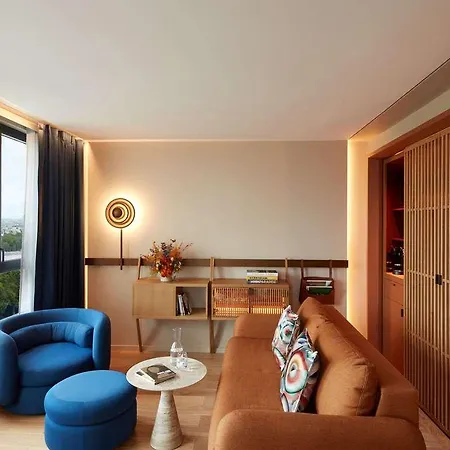 So/ Hotel *