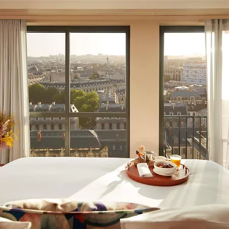 So/ París