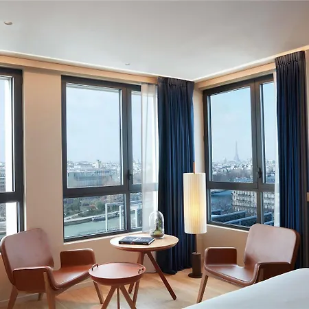 Hotel So/