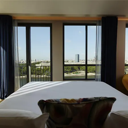 Hotel So/ *