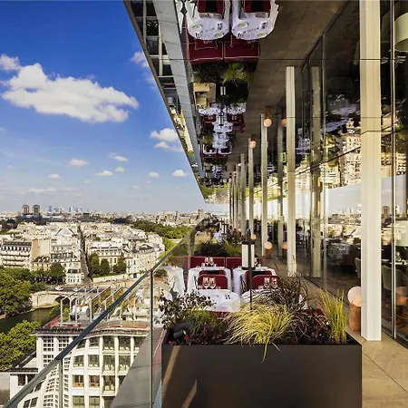Hotel So/