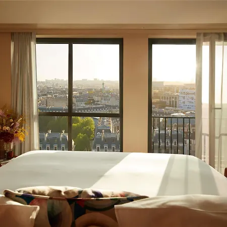 Hotel So/
