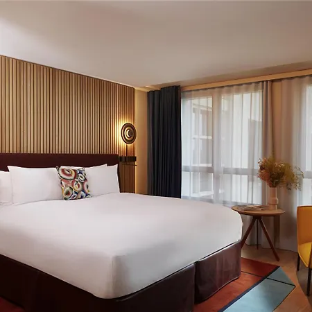 Hotel So/ *