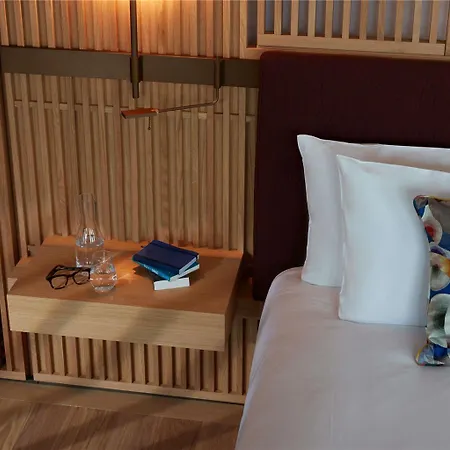 So/ Hotel *