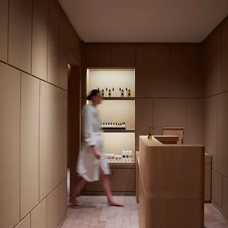 Hotel So/ *