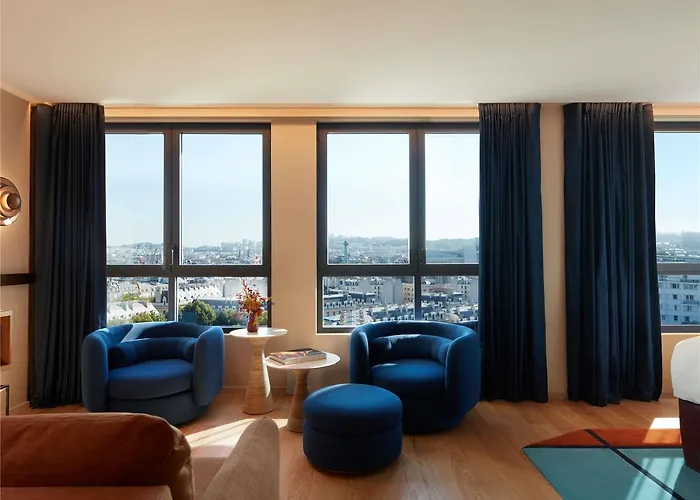 So/ * Paris