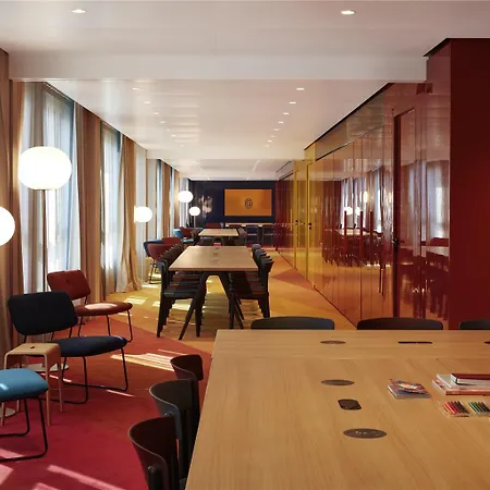 Hotel So/