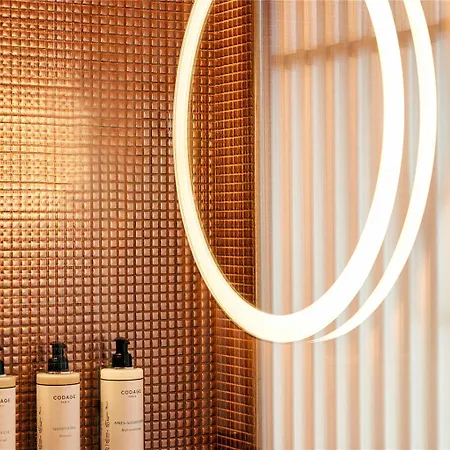 Hotel So/