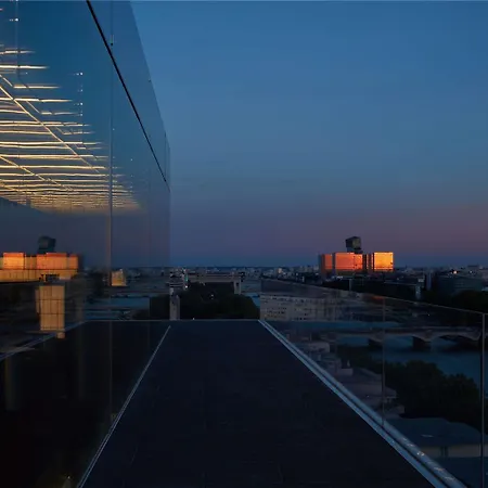 Hotel So/ *