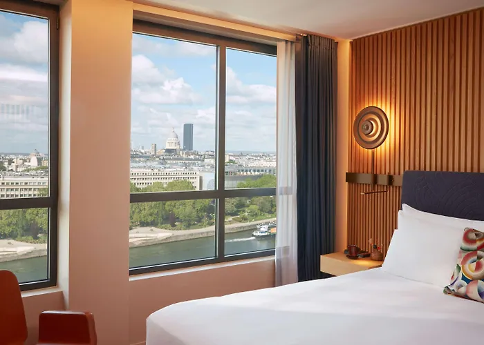 Hotel So/ *